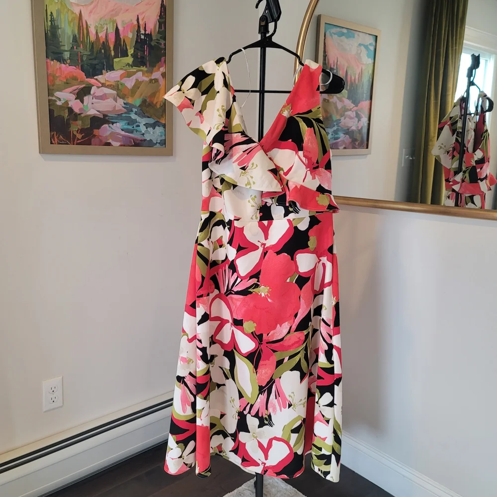 NWT HALSTON Floral Printed Asymmetric Ruffle  Black Red Size 14 - Picture 2 of 10